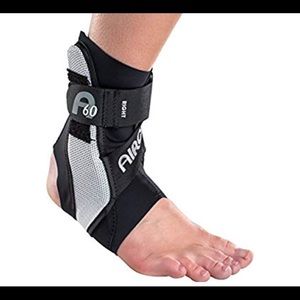 BRAND NEW Aircast Ankle Brace Size Medium